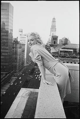 Marilyn Monroe on City Rooftop Wall Art