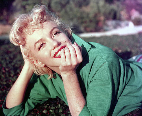 Marilyn Monroe Relaxing Outdoors Wall Art