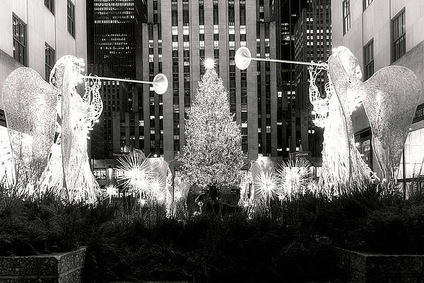 Wall Art featuring the digital art New York City, Ny, Rockefeller Center, Christmas Tree by Claudia Uripos