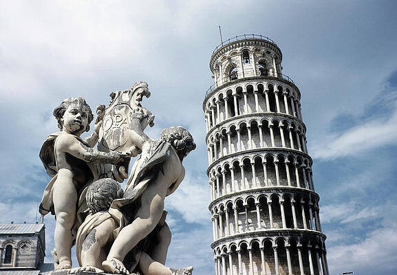 Wall Art featuring the photograph Pisa Italy by Michael Ochs Archives