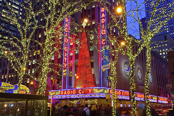 Ma Wall Art featuring the digital art Radio City Music Hall, Nyc by Claudia Uripos