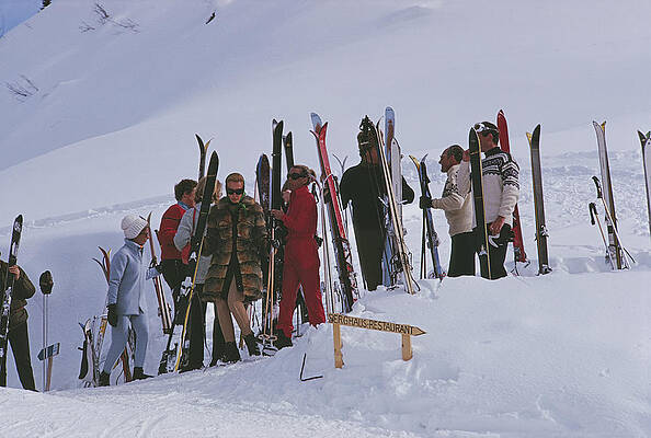 Vintage Ski Resort Gathering Wall Art