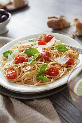 Spaghetti Semplici Pasta With Tomatoes, Parmesan And Basil Print