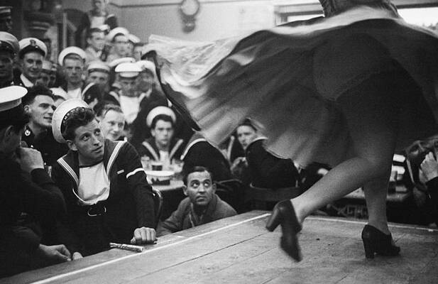 Wall Art featuring the photograph Spanish Dancer by Bert Hardy