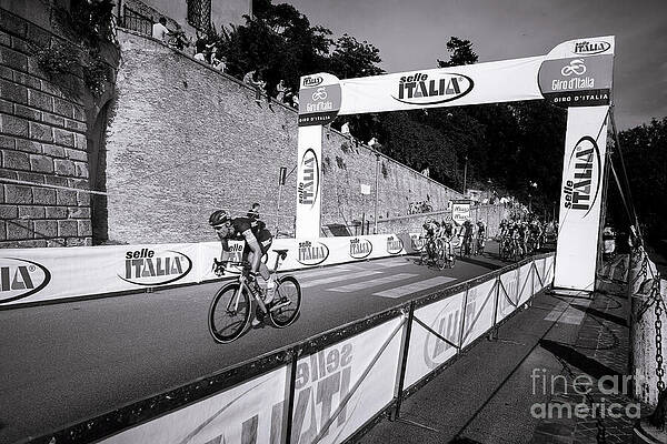 Vibrant Photograph - Sprinter - A Cyclist Sprint Through The City Of Rome by Stefano Senise