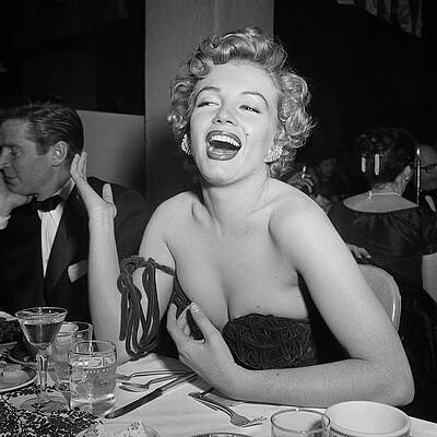 Marilyn Monroe at a Gala Evening Wall Art