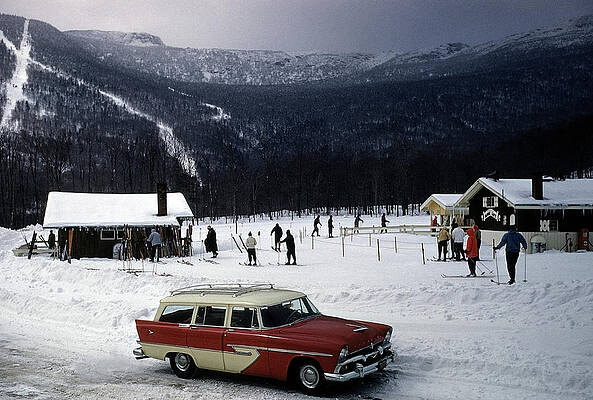 Retro Ski Resort Scene Wall Art