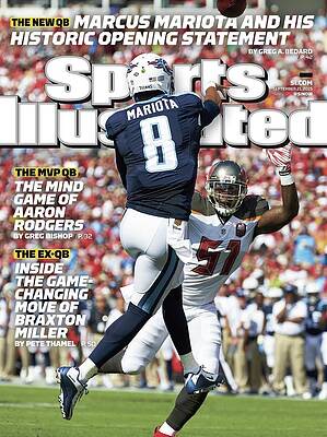 Marcus Mariota's Leaping Football Play Wall Art