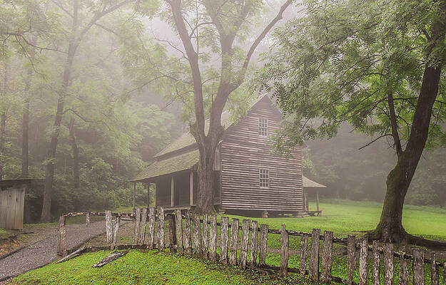 Tennessee Photograph - The Tipton Place On A Foggy Morning by Marcy Wielfaert