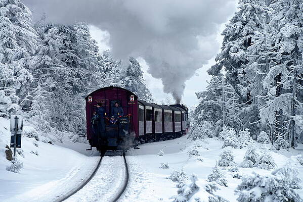Germany Wall Art featuring the digital art Train In The Snow by Heinz-joachim Jockschat