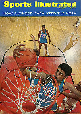 Kareem Abdul-Jabbar Dominates the Court Photograph