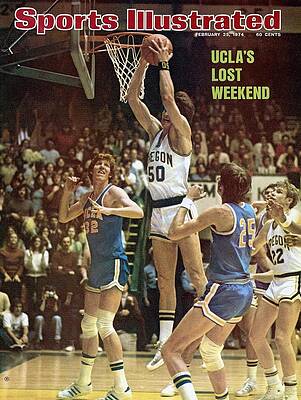 UCLA vs Oregon Basketball Match Wall Art
