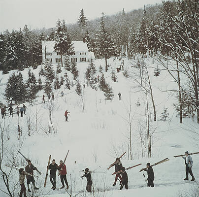 Skiers in a Winter Wonderland Wall Art