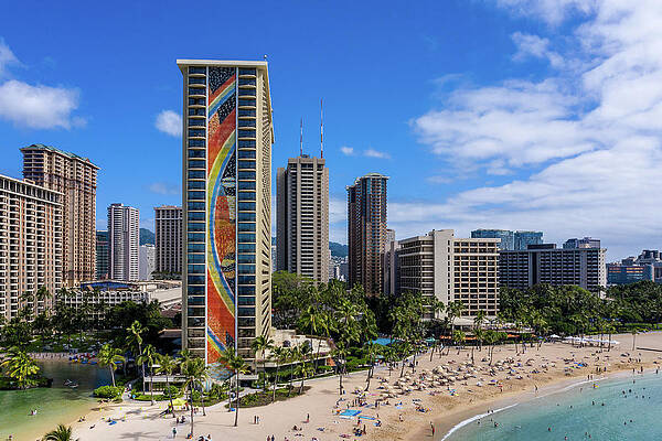 Tourism Wall Art featuring the photograph Hilton Hawaiian Village Frames The Shore In Waikiki Hawaii #3 by Steven Heap