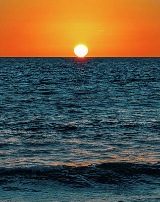 Mexico Wall Art featuring the photograph Sunset Over The Pacific Ocean #1 by Tommy Farnsworth