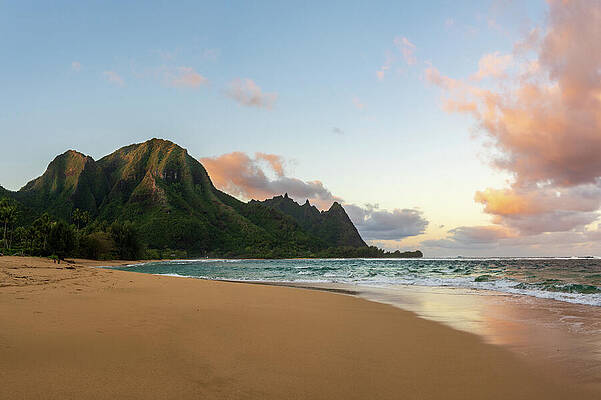 Wall Art featuring the photograph Early Morning Sunrise Over Tunnels Beach On Kauai In Hawaii #2 by Steven Heap