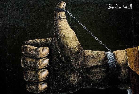 Berlin Photograph - Berlin Wall #45 by Robert Grac