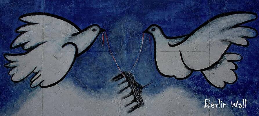 Berlin Photograph - Berlin Wall #46 by Robert Grac