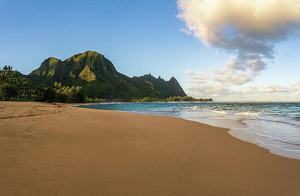 Wall Art featuring the photograph Early Morning Sunrise Over Tunnels Beach On Kauai In Hawaii #6 by Steven Heap