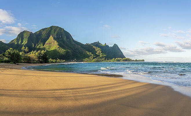 Wall Art featuring the photograph Early Morning Sunrise Over Tunnels Beach On Kauai In Hawaii #7 by Steven Heap