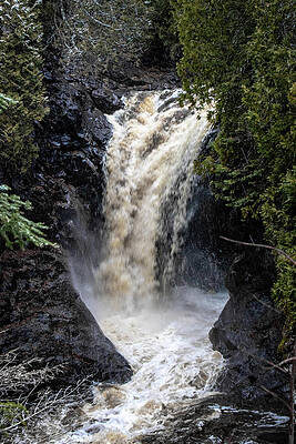 Natural Wall Art featuring the photograph Serene Waterfall_8154 by Linda Triplett