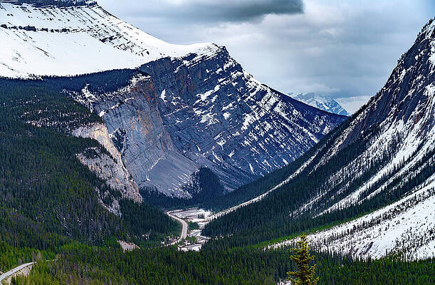 Nature Wall Art featuring the photograph Alberta Mountain Valley by Tommy Farnsworth