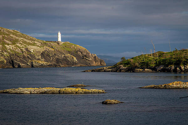 Nature Photograph - Ardnakinna Lighthouse by Mark Callanan