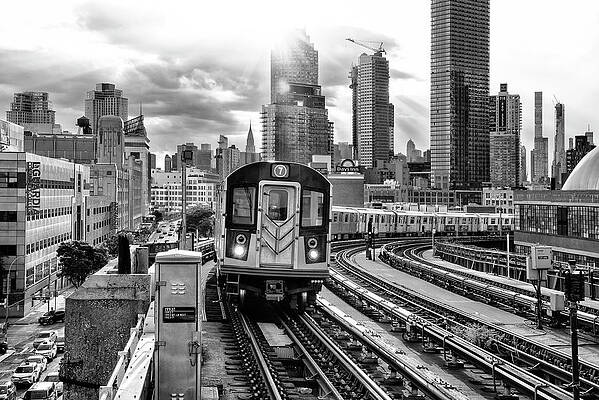 Line 7 Subway in Manhattan Wall Art