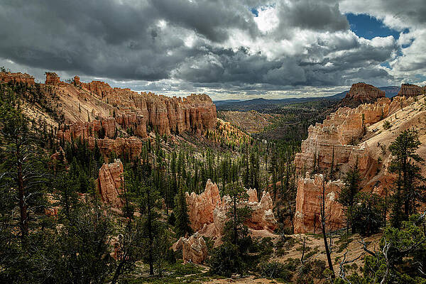 Dramatic Bryce Canyon Landscape Photograph