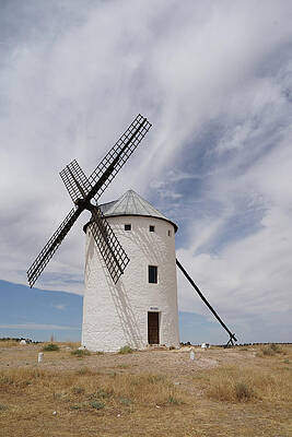 Spain Photograph - Campo De Criptana - The Giant by Richard Reeve
