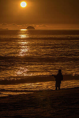 Oregon Photograph - Catching The Sunset by Tim Lyden