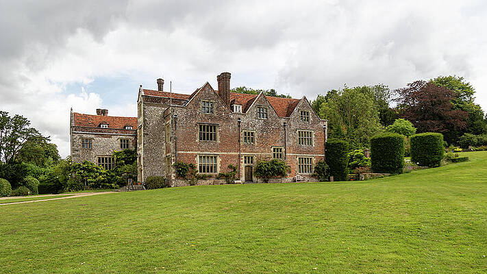 Wall Art featuring the photograph Chawton House #1 by Shirley Mitchell