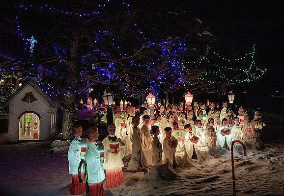 Wall Art featuring the photograph Christmas Carolers_1572 by Linda Triplett