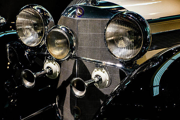 Classic Mercedes-Benz Front View Wall Art