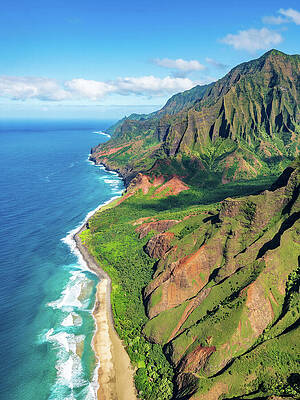 Wall Art featuring the photograph Coastline Of Na Pali On Kauai by Steven Heap
