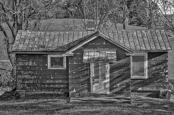 Country Photograph - Country Home In NJ BW by Susan Candelario