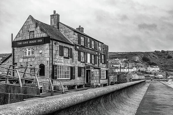 Wall Art featuring the photograph Cove House Inn Mono by Shirley Mitchell