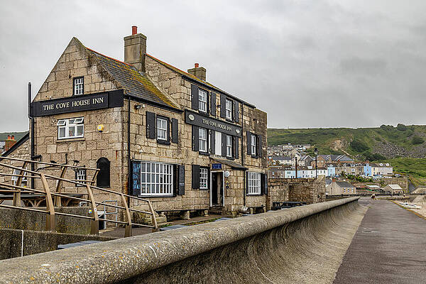 Wall Art featuring the photograph Cove House Inn by Shirley Mitchell