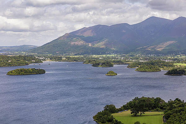 Photograph - Derwentwater View by Francisco Ruiz Navas