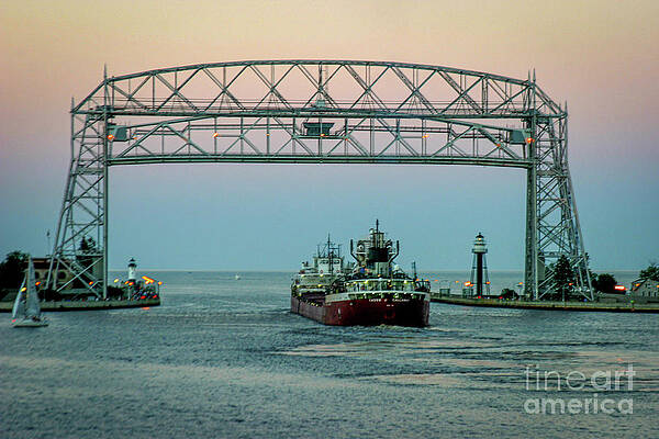 Reflection Photograph - Duluth Lift Bridge 8739 by Mark Triplett