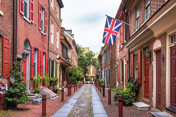 Architecture Wall Art featuring the photograph Elfreth's Alley, Historic Street In Philadelphia by Elvira Peretsman