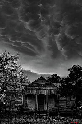 Sky Wall Art featuring the photograph Farmhouse by Rene Vasquez