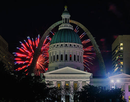 Architecture Photograph - Fireworks - Old Courthouse, St. Louis, Missouri by Robert Niemeier