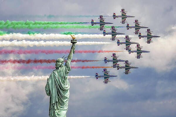 Wall Art featuring the photograph Frecce Tricolori NYC by Susan Candelario