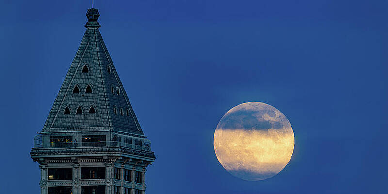 Seattle Wall Art featuring the photograph Full Moon Smith Tower Seattle Washington by Tommy Farnsworth
