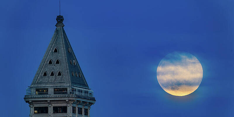 Seattle Wall Art featuring the photograph Full Moon Smith Tower Seattle Washington USA by Tommy Farnsworth