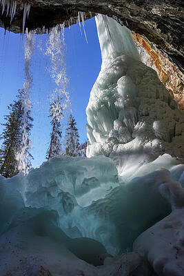 Hanging Lake Ice by Sunniye Buesing