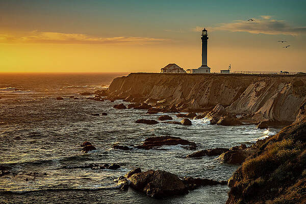 California Wall Art featuring the photograph Horizon Hues by Tim Lyden