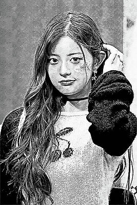 Illit, Girl Group Member Bw Print