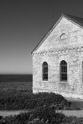 Black And White Photograph - In Time by Gina Cinardo